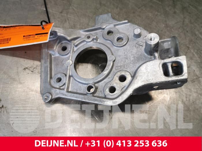 Volvo V40 Stütze Dieselpumpe O183149