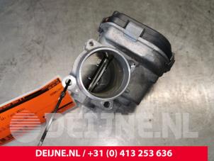 Gebruikte Gasklephuis Volvo V40 (MV) 1.6 D2 Prijs € 40,00 Margeregeling aangeboden door van Deijne Onderdelen Uden B.V.
