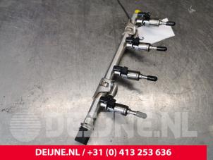 Volkswagen Golf Fuel injector nozzle O183157 photo 3