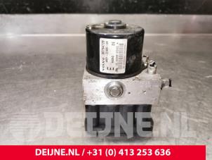 Volvo V50 ABS pump O183344 photo 3