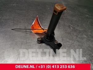 Gebruikte Oliepeil sensor Mercedes Vito Prijs € 30,25 Inclusief btw aangeboden door van Deijne Onderdelen Uden B.V.