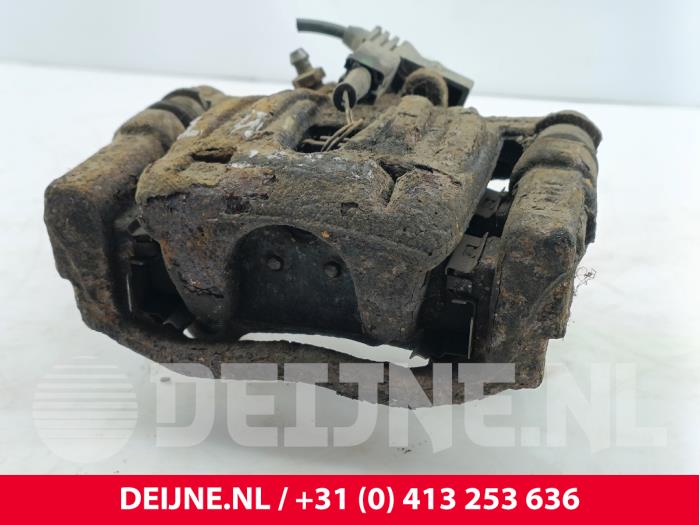 Mercedes Vito Remklauw (Tang) links-achter O183655