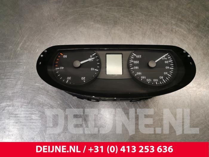 Kilometerteller KM van een Mercedes-Benz Vito (639.6) 2.2 116 CDI 16V Euro 5 2011