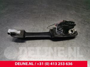 Gebruikte Schuifdeurgreep rechts Mercedes Vito (639.6) 2.2 116 CDI 16V Euro 5 Prijs € 48,40 Inclusief btw aangeboden door van Deijne Onderdelen Uden B.V.