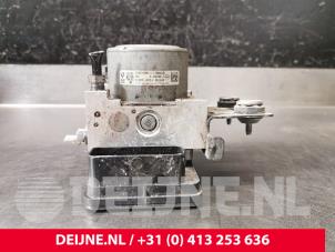 Opel Vivaro ABS Pomp O183757 foto 2