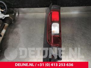Gebruikte Achterlicht rechts Opel Vivaro 1.6 CDTi BiTurbo Prijs € 66,55 Inclusief btw aangeboden door van Deijne Onderdelen Uden B.V.