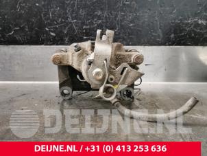 Opel Vivaro Rear brake calliper, right O183803 photo 3