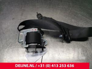 Gebruikte Veiligheidsgordel rechts-voor Mercedes Sprinter 5t (906.15/906.25) 515 CDI 16V Prijs op aanvraag aangeboden door van Deijne Onderdelen Uden B.V.