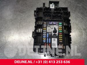 Tesla Model S Sicherungskasten O184037 foto 3