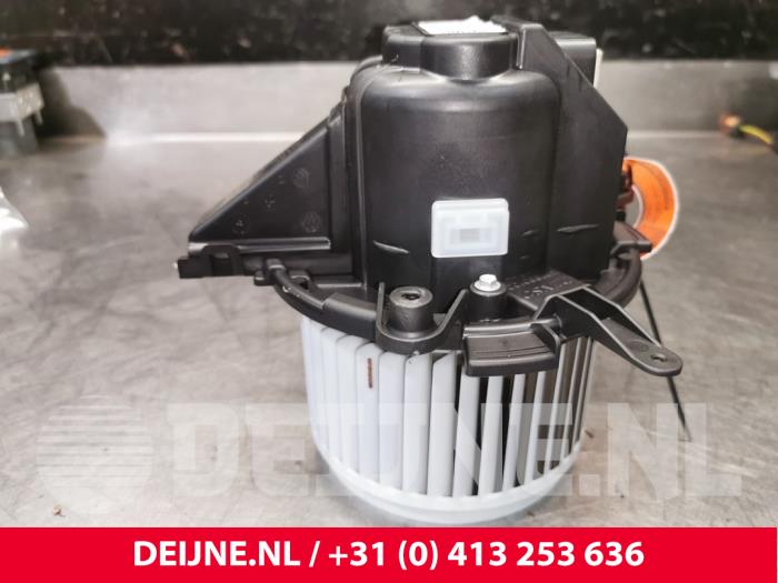 Toyota Pro-Ace Heizung Belüftungsmotor O184042