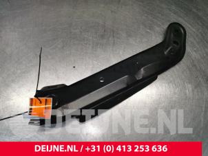 Volkswagen Crafter Headlight frame, right O184616 photo 2
