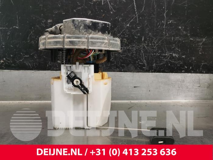 Gebruikte Tank element Pomp Peugeot Expert (V1/VA/VB/VE/VF/VT/VY) 1.6 Blue HDi 115 Prijs € 60,50 Inclusief btw aangeboden door van Deijne Onderdelen Uden B.V.