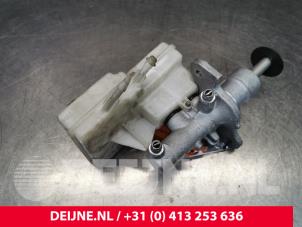 Volkswagen Crafter Hoofdremcilinder O184740 foto 3