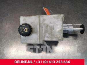 Volkswagen Crafter Hoofdremcilinder O184740 foto 2