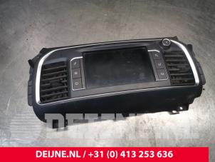 Peugeot Expert Display Multi Media regelunit O184692 foto 2