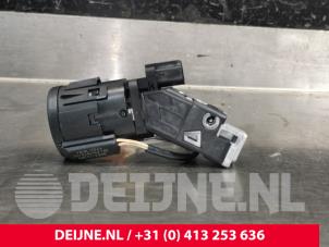Peugeot Expert Ignition lock + key O184704 photo 2