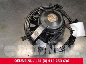 Volkswagen Crafter Heating and ventilation fan motor O184756 photo 2