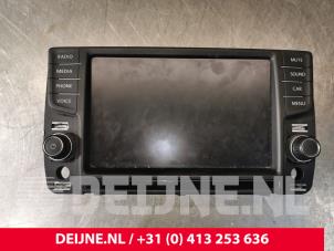 Gebruikte Display Multi Media regelunit Volkswagen Crafter (SY) 2.0 TDI Prijs € 605,00 Inclusief btw aangeboden door van Deijne Onderdelen Uden B.V.