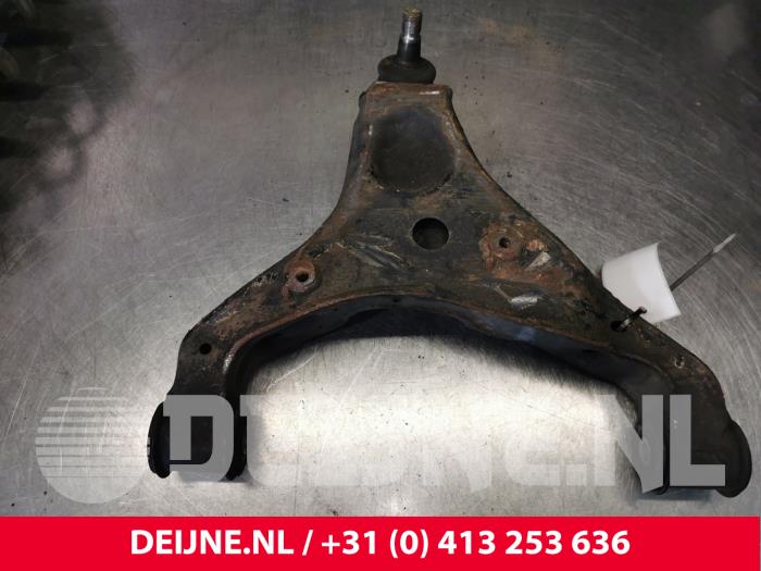 Mercedes Sprinter Draagarm onder rechts-voor O185046