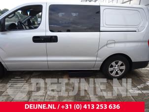 Hyundai H300 Schuifdeurgreep links O185119 foto 2