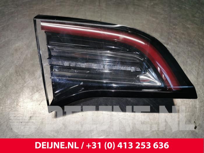 Tesla Model Y Achterlicht links O185356