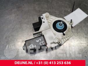 Tesla Model Y Door window motor O185384 photo 2