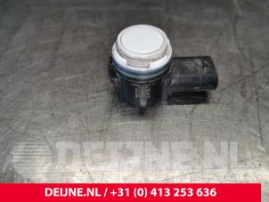 Gebruikte Sensor PDC Tesla Model 3 Long Range AWD 75 kWh Prijs € 48,40 Inclusief btw aangeboden door van Deijne Onderdelen Uden B.V.