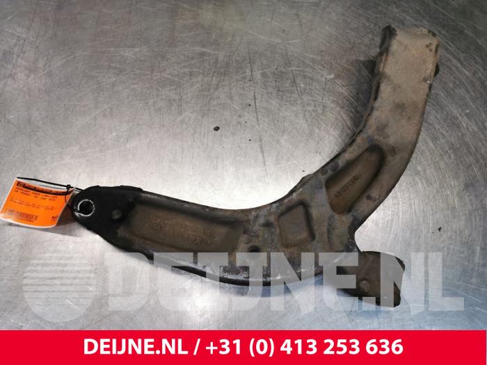 Volkswagen Transporter Draagarm onder links-voor O185502