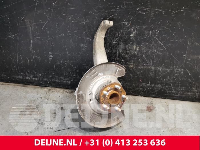 Tesla Model 3 Fusee rechts-voor O185615