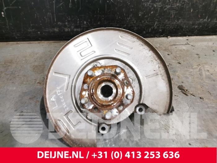 Tesla Model 3 Achsschenkel rechts hinten O185614