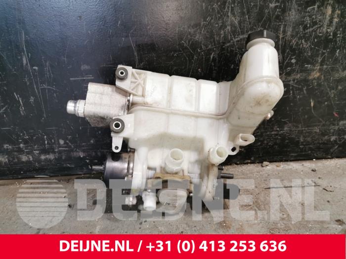 Tesla Model 3 Ausgleichsbehälter O185611