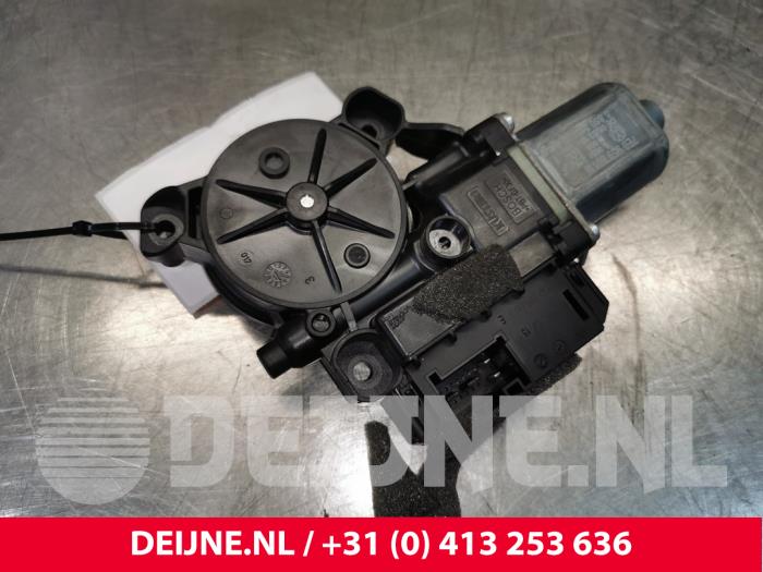 Portierruitmotor van een Volkswagen Transporter T6 2.0 TDI DRF 2018