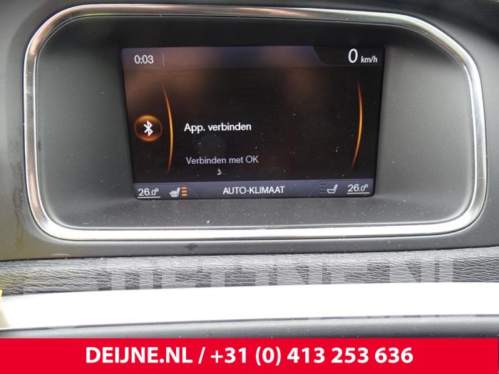 Display Multi Media regelunit van een Volvo V40 (MV) 1.6 D2 2013