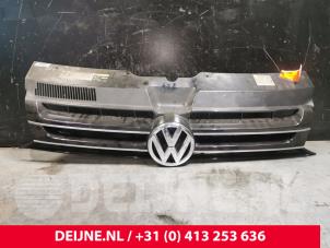 Gebruikte Grille Volkswagen Transporter T5 2.0 BiTDI DRF Prijs € 72,60 Inclusief btw aangeboden door van Deijne Onderdelen Uden B.V.