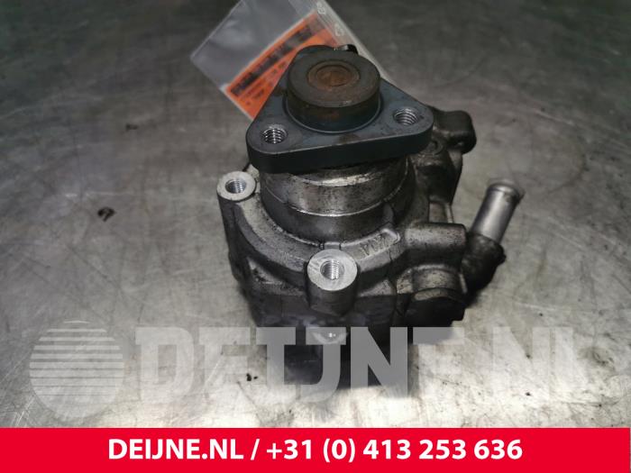 Volkswagen Transporter Power steering pump O186741