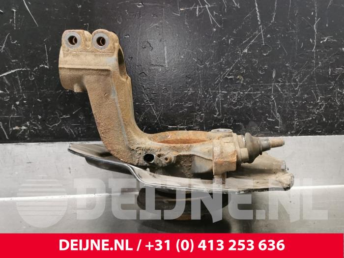 Volkswagen Transporter Achsschenkel links vorne O186796
