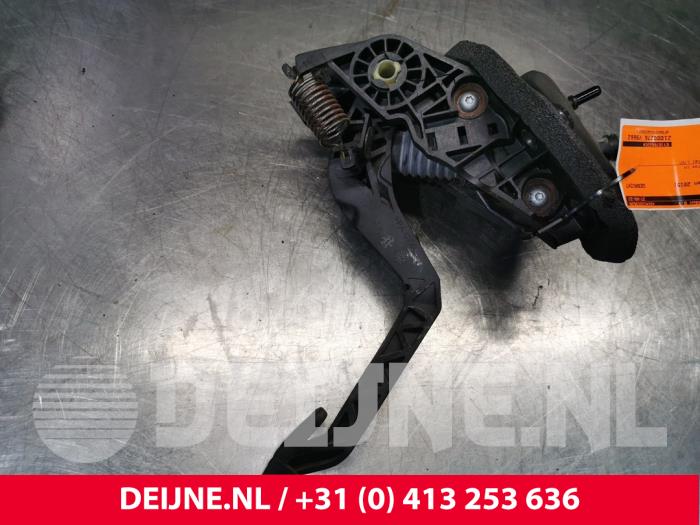 Ford Transit Courier Kupplungspedal O187031