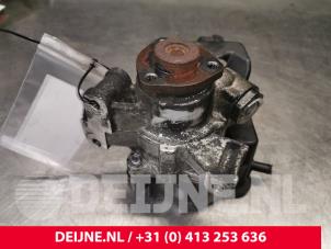 Mercedes Sprinter Power steering pump O187032 photo 2