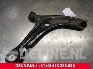 Gebruikte Draagarm onder rechts-voor Ford Transit Courier 1.5 EcoBlue Prijs € 90,75 Inclusief btw aangeboden door van Deijne Onderdelen Uden B.V.