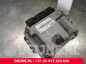 Opel Vivaro Engine management computer O187064 photo 2