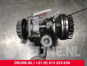 Volkswagen Transporter Power steering pump O187079 photo 2