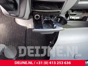 Gebruikte Bekerhouder Mercedes Sprinter 3,5t (906.63) 316 CDI 16V Prijs € 42,35 Inclusief btw aangeboden door van Deijne Onderdelen Uden B.V.