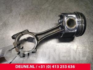 Gebruikte Zuiger Volkswagen Multivan T5 (7E/7HC/7HF/7HM) 2.5 TDi Prijs € 96,80 Inclusief btw aangeboden door van Deijne Onderdelen Uden B.V.