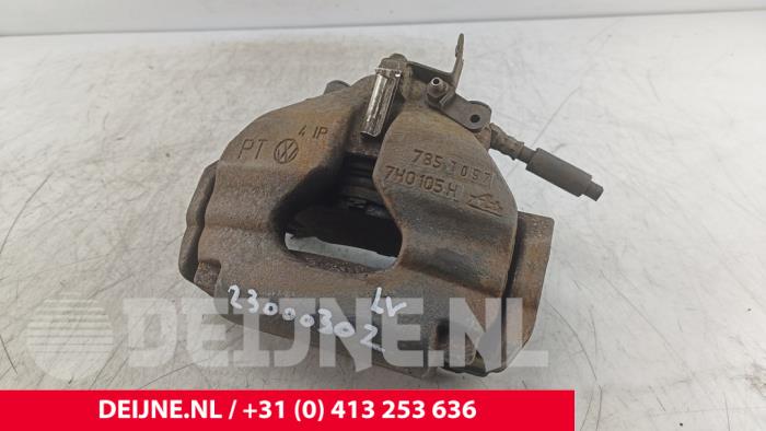 Volkswagen Transporter Remklauw (Tang) links-voor O187642