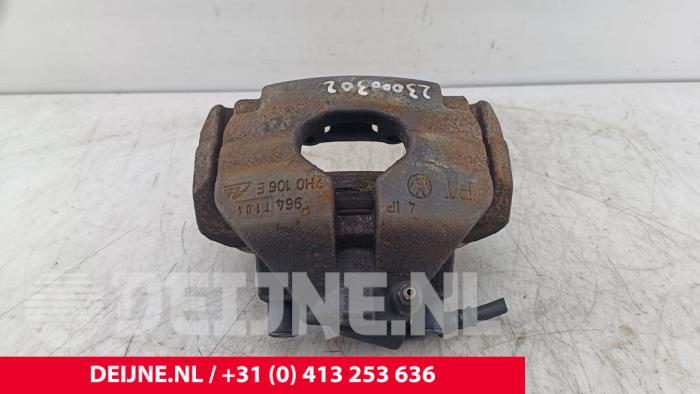 Volkswagen Transporter Remklauw (Tang) rechts-voor O187644