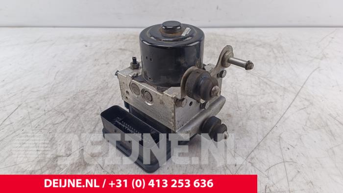 Gebruikte ABS Pomp Volkswagen Transporter T5 2.0 BiFuel Prijs € 96,80 Inclusief btw aangeboden door van Deijne Onderdelen Uden B.V.