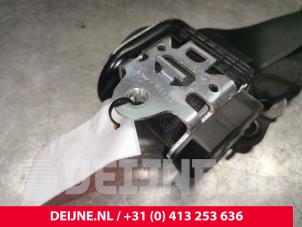 Gebruikte Veiligheidsgordel rechts-voor Mercedes Sprinter 5t (906.15/906.25) 515 CDI 16V Prijs € 60,50 Inclusief btw aangeboden door van Deijne Onderdelen Uden B.V.