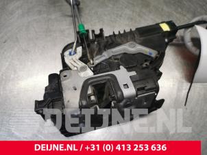 Mercedes Vito Deurslot Mechaniek 2Deurs links O187899 foto 3