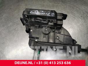 Mercedes Vito Deurslot Mechaniek 2Deurs links O187899 foto 2