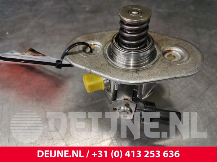 Gebruikte Hogedrukpomp BMW 3 serie Gran Turismo (F34) 320i 2.0 16V Prijs € 80,00 Margeregeling aangeboden door van Deijne Onderdelen Uden B.V.